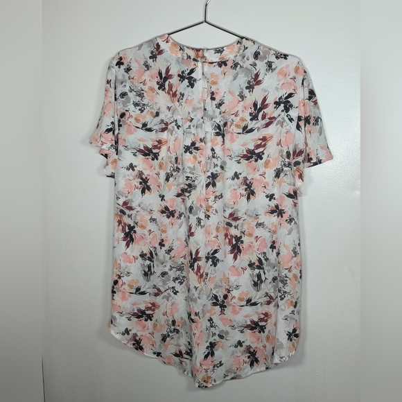 Torrid White and Floral Print Blouse Torrid Size 1 - Picture 2 of 8